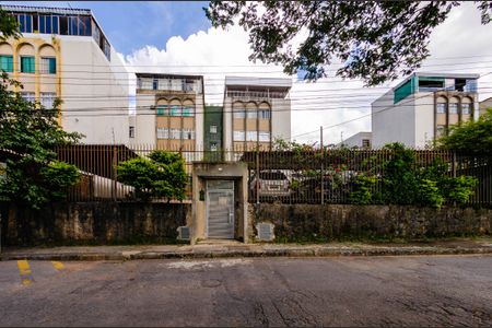 Apartamento à venda com 62m², 2 quartos e 1 vaga Apartamento à venda com 62m², 2 quartos e 1 vagaFachada