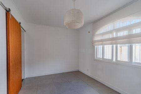 Casa à venda com 160m², 3 quartos e 5 vagas Casa à venda com 160m², 3 quartos e 5 vagasQuarto 1