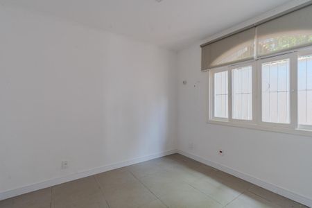 Casa à venda com 160m², 3 quartos e 5 vagas Casa à venda com 160m², 3 quartos e 5 vagasQuarto 2