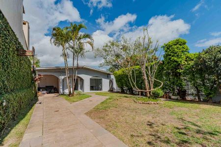 Casa à venda com 160m², 3 quartos e 5 vagas Casa à venda com 160m², 3 quartos e 5 vagasFachada