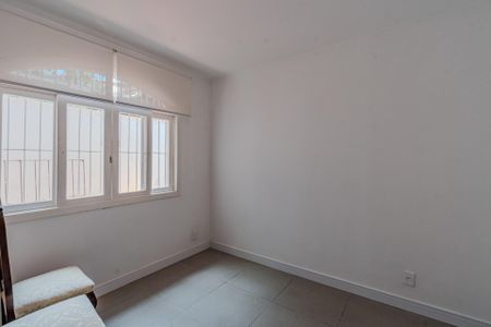 Casa à venda com 160m², 3 quartos e 5 vagas Casa à venda com 160m², 3 quartos e 5 vagasQuarto 3