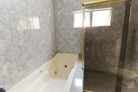 Casa para alugar com 208m², 3 quartos e 3 vagas Casa para alugar com 208m², 3 quartos e 3 vagasBanheiro Da Suíte 1