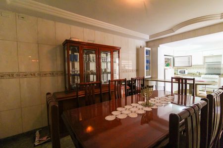 Casa para alugar com 208m², 3 quartos e 3 vagas Casa para alugar com 208m², 3 quartos e 3 vagasCozinha