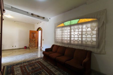 Casa para alugar com 208m², 3 quartos e 3 vagas Casa para alugar com 208m², 3 quartos e 3 vagasSala