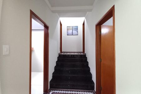 Casa à venda com 242m², 3 quartos e 3 vagasCorredor