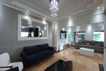 Casa à venda com 242m², 3 quartos e 3 vagasSala de Estar