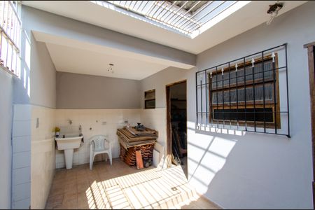 Casa à venda com 80m², 3 quartos e 2 vagasÁrea de Serviço