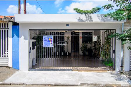 Casa à venda com 80m², 3 quartos e 2 vagasFachada e placa
