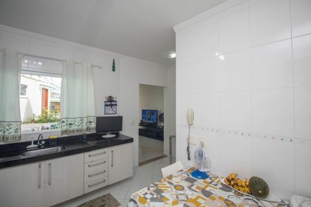 Casa à venda com 90m², 2 quartos e 2 vagasCozinha