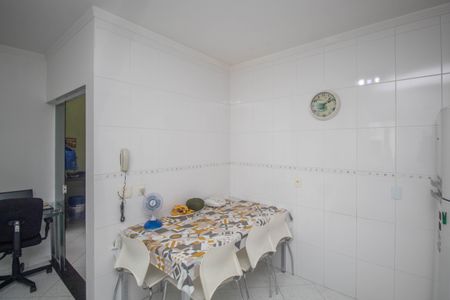 Casa à venda com 90m², 2 quartos e 2 vagasCozinha