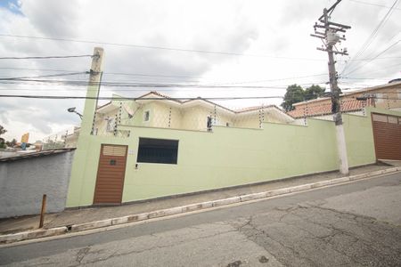Casa à venda com 90m², 2 quartos e 2 vagasFachada
