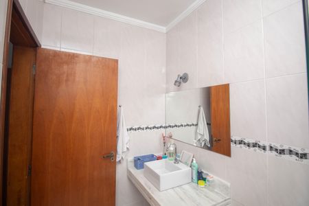 Casa à venda com 90m², 2 quartos e 2 vagasBanheiro da Suíte 2