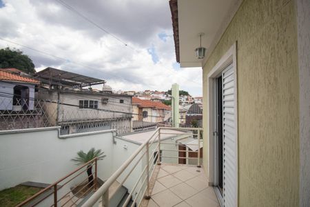 Casa à venda com 90m², 2 quartos e 2 vagasVaranda