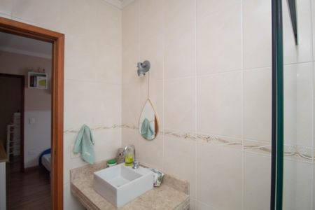 Casa à venda com 90m², 2 quartos e 2 vagasBanheiro da Suíte 1