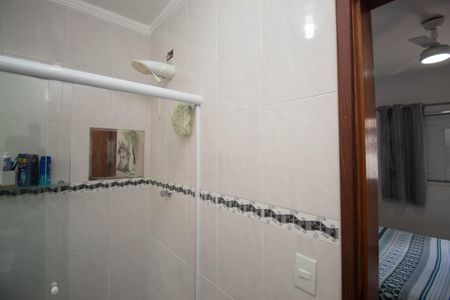 Casa à venda com 90m², 2 quartos e 2 vagasBanheiro da Suíte 2