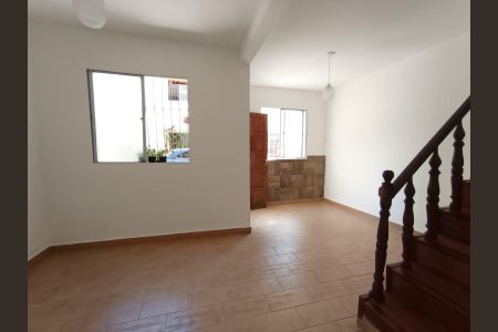 Casa à venda com 79m², 3 quartos e 1 vaga Casa à venda com 79m², 3 quartos e 1 vagaSala