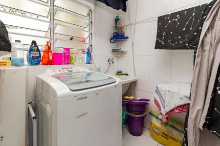 Casa para alugar com 150m², 2 quartos e 1 vaga Casa para alugar com 150m², 2 quartos e 1 vagaLavanderia