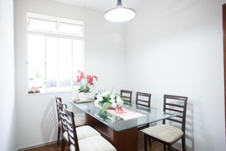 Apartamento à venda com 90m², 3 quartos e 1 vaga Apartamento à venda com 90m², 3 quartos e 1 vagaSala de Jantar