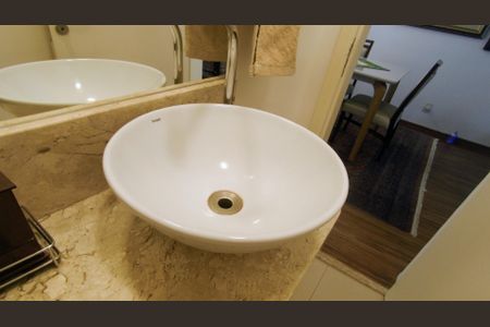 Casa de condomínio à venda com 115m², 4 quartos e 4 vagasLavabo