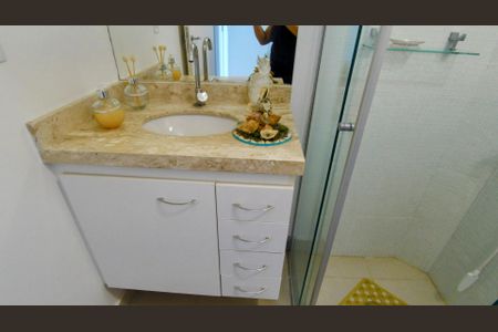 Casa de condomínio à venda com 115m², 4 quartos e 4 vagasBanheiro