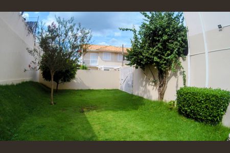 Casa de condomínio à venda com 115m², 4 quartos e 4 vagasQuintal