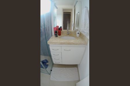 Casa de condomínio à venda com 115m², 4 quartos e 4 vagasSuíte