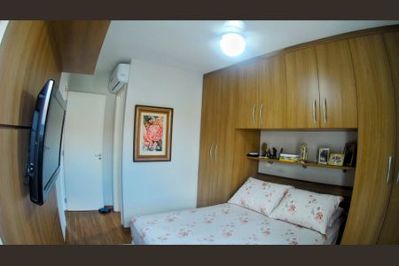 Casa de condomínio à venda com 115m², 4 quartos e 4 vagasSuíte