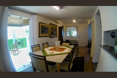 Casa de condomínio à venda com 115m², 4 quartos e 4 vagasSala de Jantar