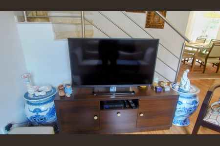 Casa de condomínio à venda com 115m², 4 quartos e 4 vagasSala