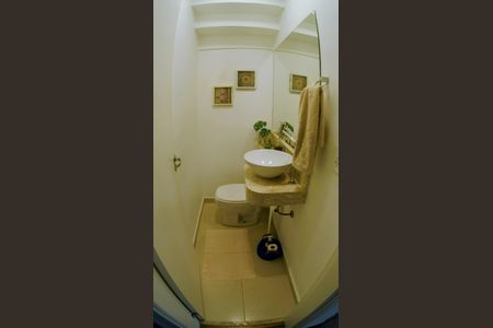 Casa de condomínio à venda com 115m², 4 quartos e 4 vagasLavabo