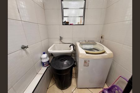 Apartamento à venda com 130m², 3 quartos e 2 vagas Apartamento à venda com 130m², 3 quartos e 2 vagasLavanderia