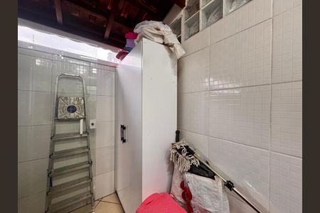 Apartamento à venda com 130m², 3 quartos e 2 vagas Apartamento à venda com 130m², 3 quartos e 2 vagasLavanderia