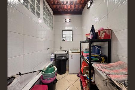 Apartamento à venda com 130m², 3 quartos e 2 vagas Apartamento à venda com 130m², 3 quartos e 2 vagasLavanderia