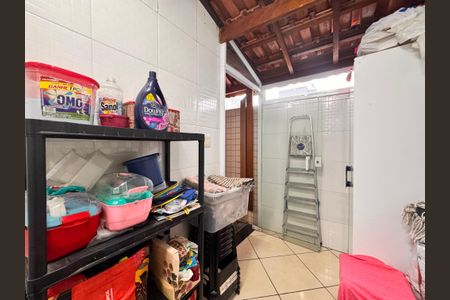 Apartamento à venda com 130m², 3 quartos e 2 vagas Apartamento à venda com 130m², 3 quartos e 2 vagasLavanderia