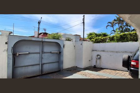 Casa à venda com 230m², 3 quartos e 8 vagas Casa à venda com 230m², 3 quartos e 8 vagasGaragem