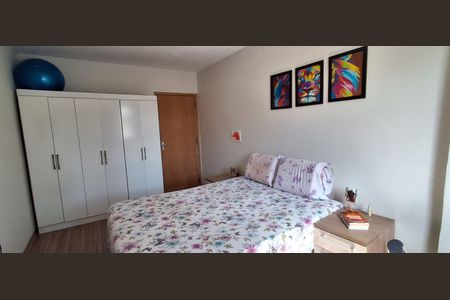 Casa à venda com 230m², 3 quartos e 8 vagas Casa à venda com 230m², 3 quartos e 8 vagasQuarto 2