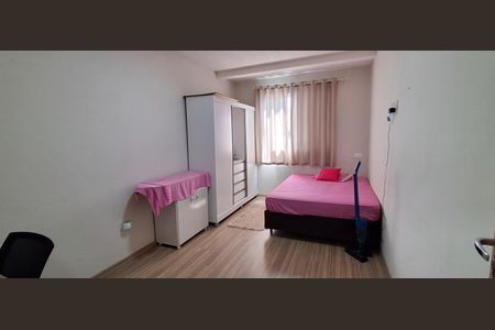 Casa à venda com 230m², 3 quartos e 8 vagas Casa à venda com 230m², 3 quartos e 8 vagasQuarto