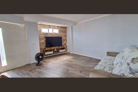 Casa à venda com 230m², 3 quartos e 8 vagas Casa à venda com 230m², 3 quartos e 8 vagasSala