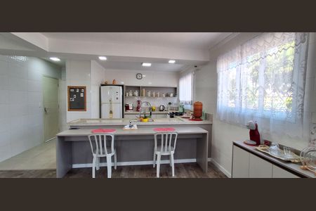 Casa à venda com 230m², 3 quartos e 8 vagas Casa à venda com 230m², 3 quartos e 8 vagasCozinha