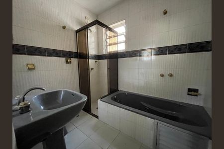 Casa à venda com 172m², 3 quartos e 3 vagas Casa à venda com 172m², 3 quartos e 3 vagasBanheiro 2