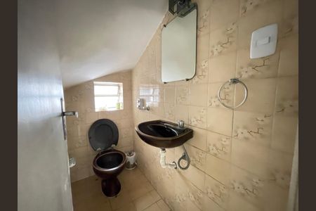 Casa à venda com 172m², 3 quartos e 3 vagas Casa à venda com 172m², 3 quartos e 3 vagasLavabo