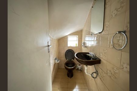 Casa à venda com 172m², 3 quartos e 3 vagas Casa à venda com 172m², 3 quartos e 3 vagasLavabo