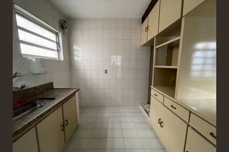 Casa à venda com 172m², 3 quartos e 3 vagas Casa à venda com 172m², 3 quartos e 3 vagasCozinha