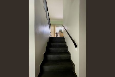 Casa à venda com 280m², 3 quartos e 3 vagasEscada