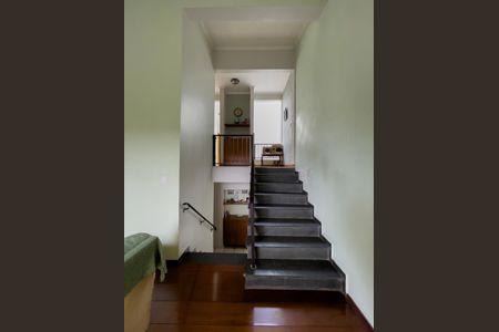 Casa à venda com 280m², 3 quartos e 3 vagasEscada