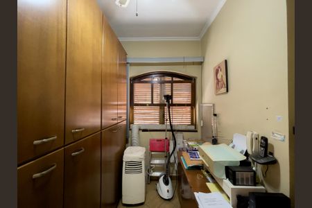 Casa à venda com 280m², 3 quartos e 3 vagasEscritório