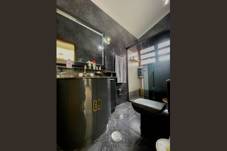 Casa à venda com 280m², 3 quartos e 3 vagasBanheiro