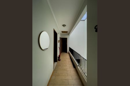 Casa à venda com 280m², 3 quartos e 3 vagasCorredor