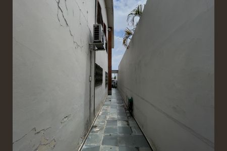 Casa à venda com 280m², 3 quartos e 3 vagasCorredor