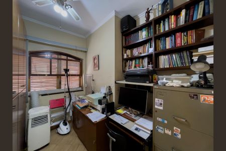 Casa à venda com 280m², 3 quartos e 3 vagasEscritório